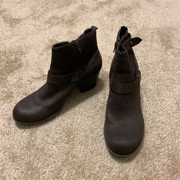 Crown Vintage Booties - Picture 2 of 11